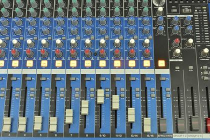 Yamaha-MG16/6FX compact analogue mixer